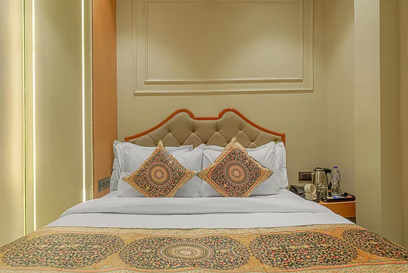 Hotel Sign Inn - Few Steps from Golden Temple Standard Queen Room 2