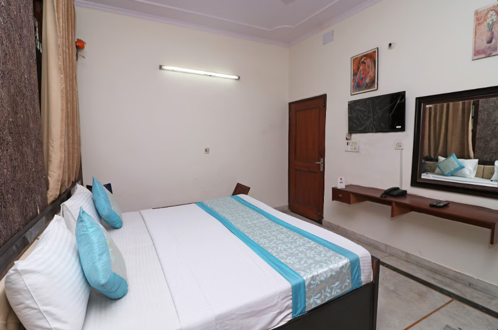 Hotel Hari Villa Deluxe Room