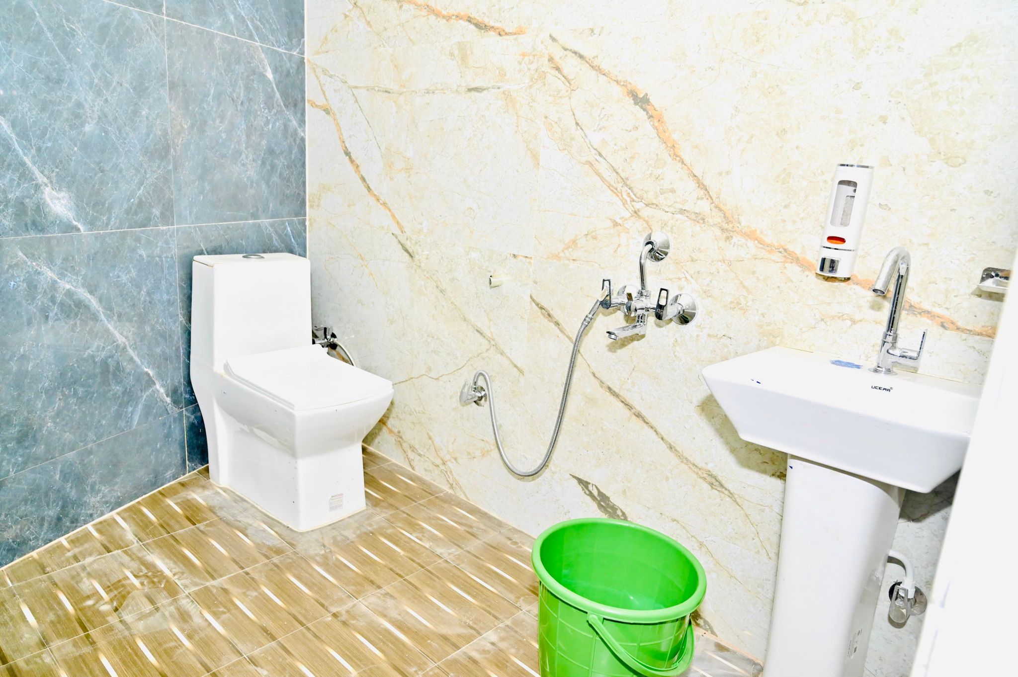 image_5067057_330ff35d-c11b-4801-900d-e901d592fa80