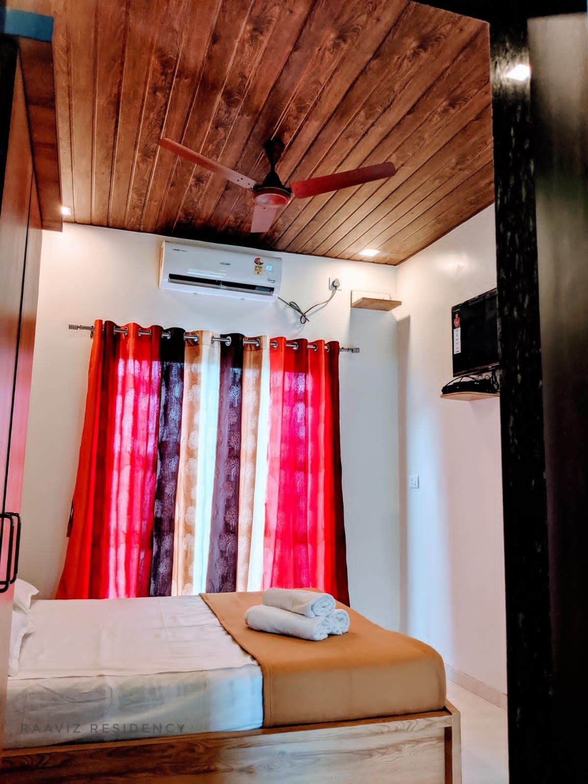 Raaviz Residency