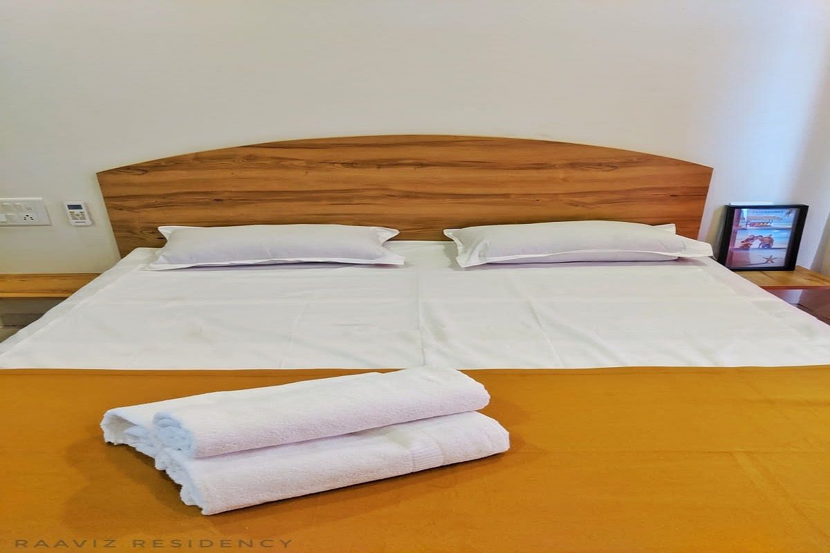Raaviz Residency