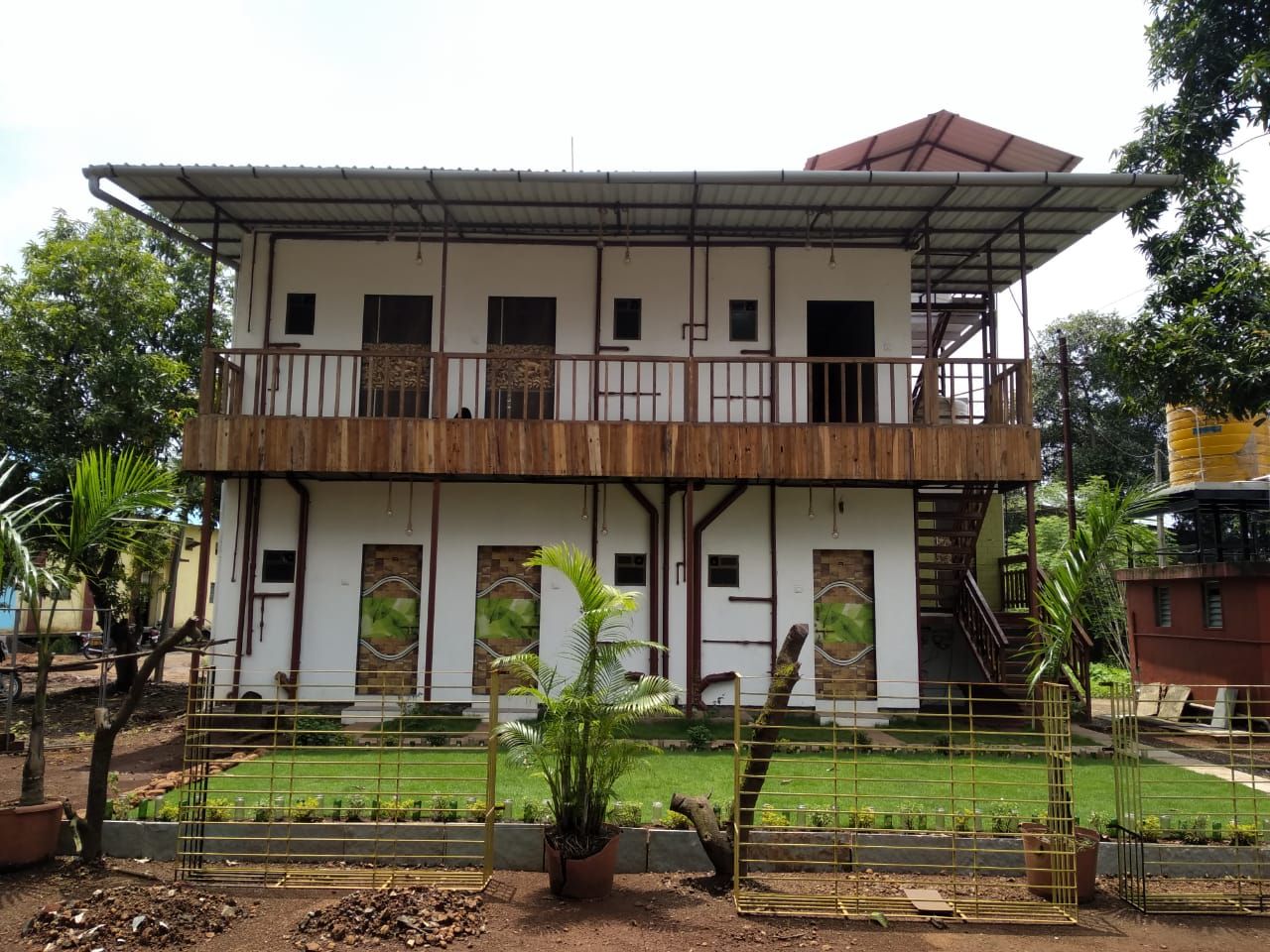 Raaviz Residency