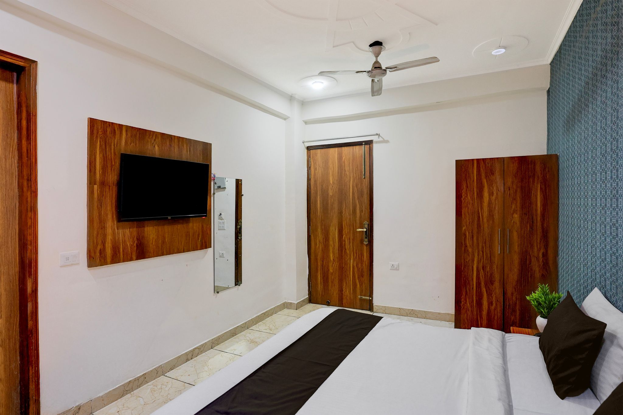 Super Townhouse Sector 122 Noida Formerly Anvi Inn Classic 9