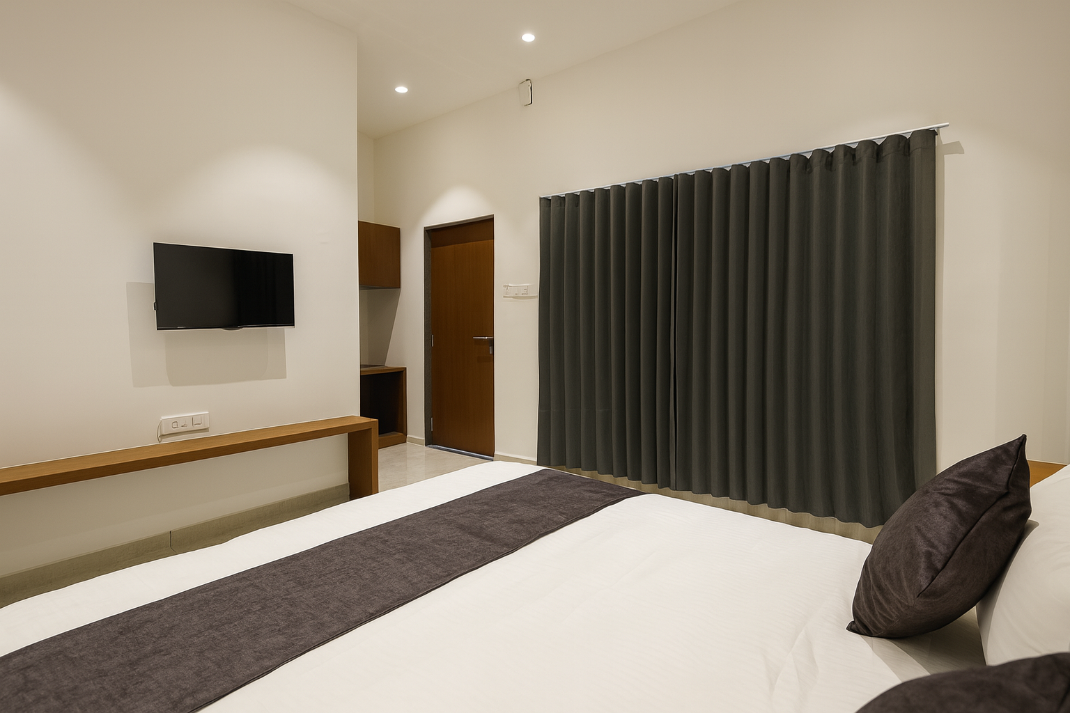 Lavender Hotels With Swimming Pool - Statue Of Unity Deluxe Room 41