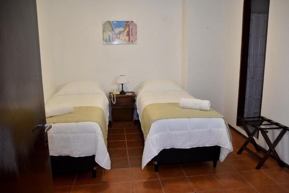 EMILIA HOTEL Standard Twin Room 2