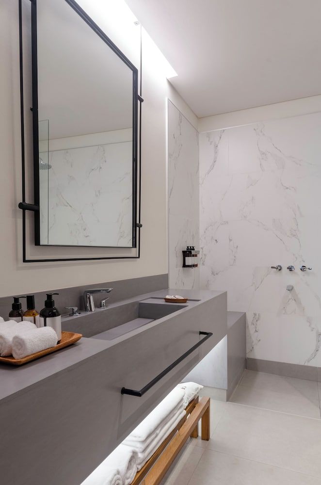 El Bodeguero Deluxe Room, 1 King Bed 4