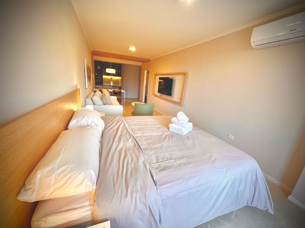 Luxury Studio (RC4)