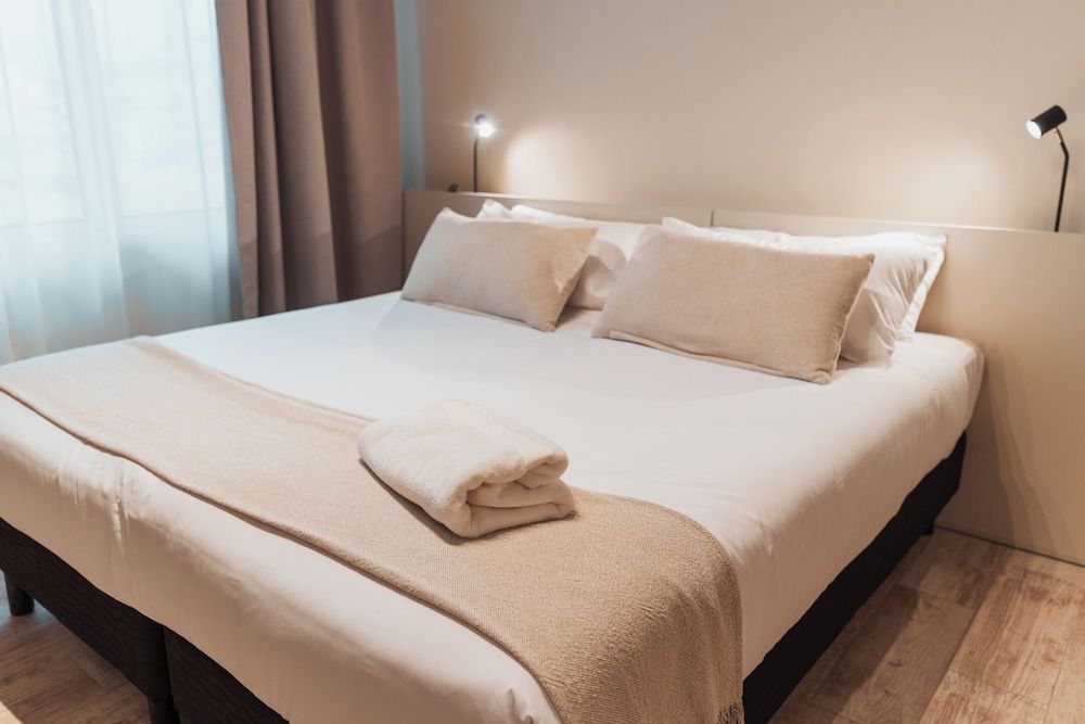 RentUp Suites Salta Triple Room 15