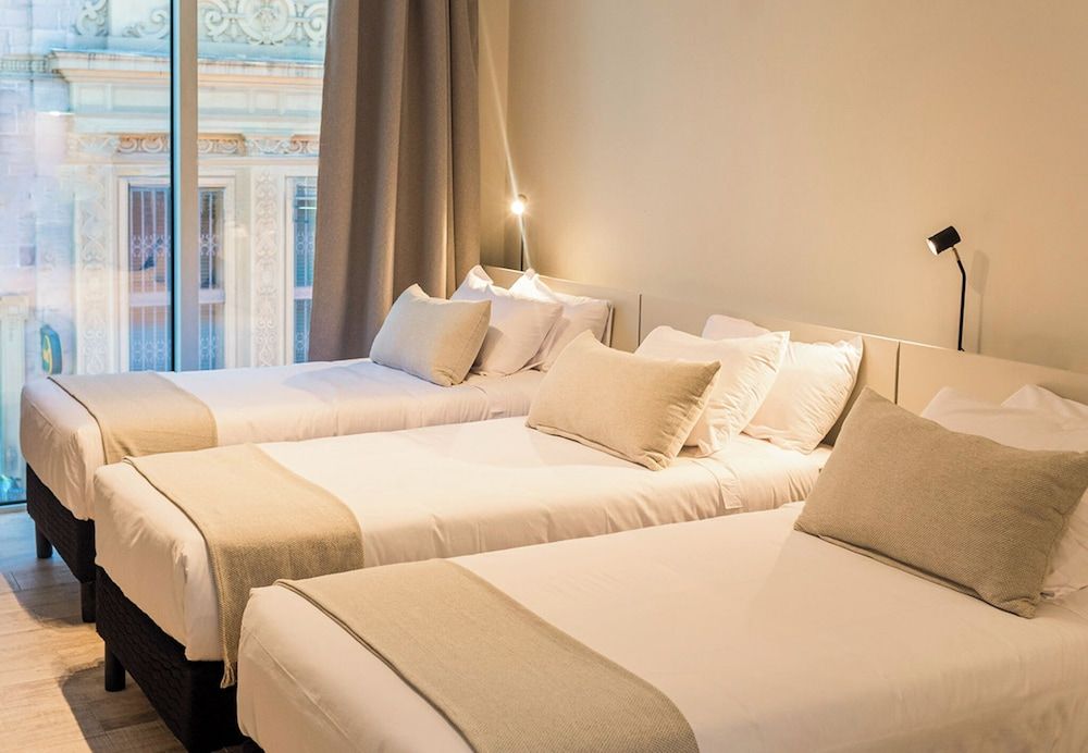 RentUp Suites Salta Triple Room 9