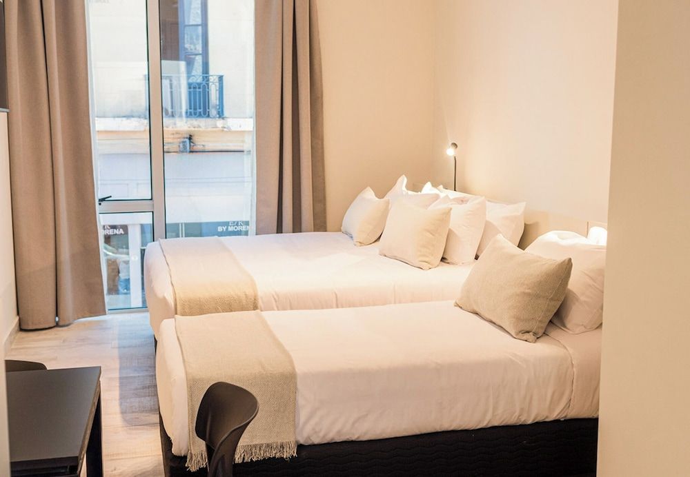 RentUp Suites Salta Triple Room 11