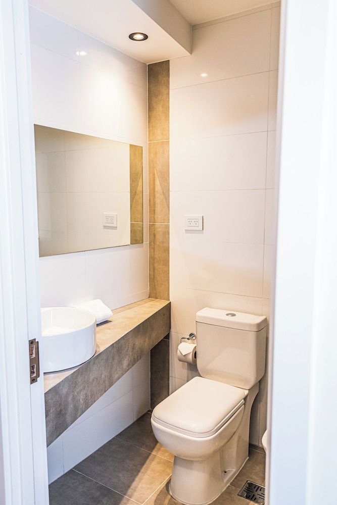 RentUp Suites Salta Double Room 12