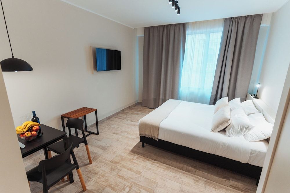 RentUp Suites Salta Double Room 7