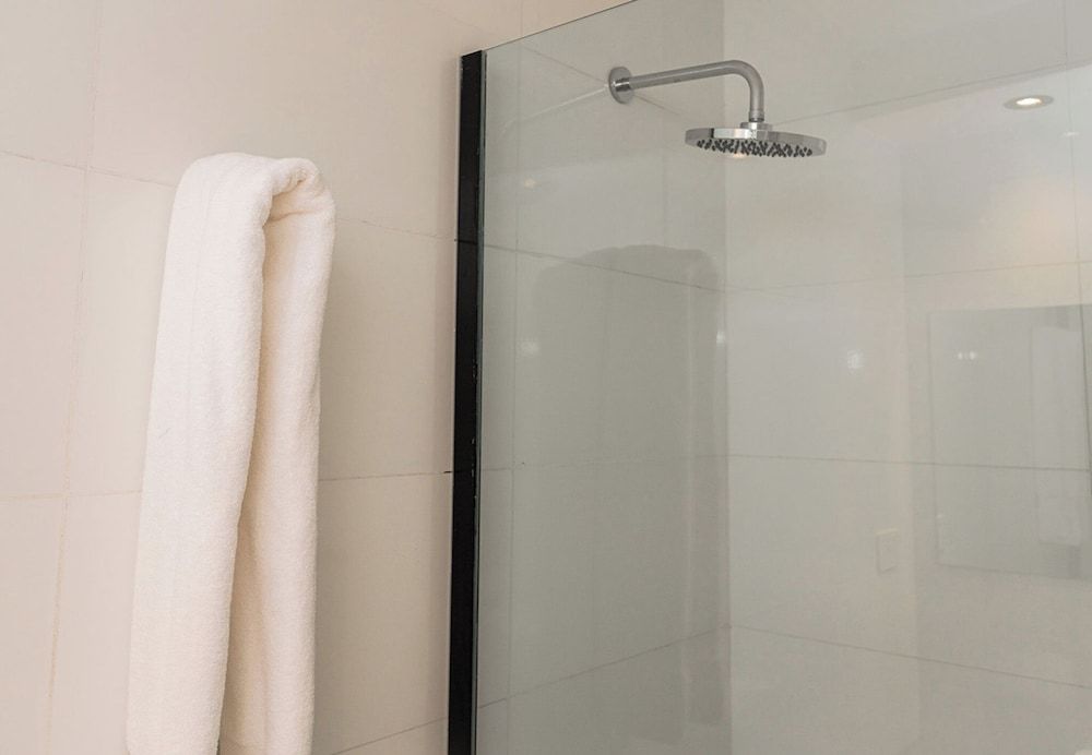 RentUp Suites Salta Triple Room 22