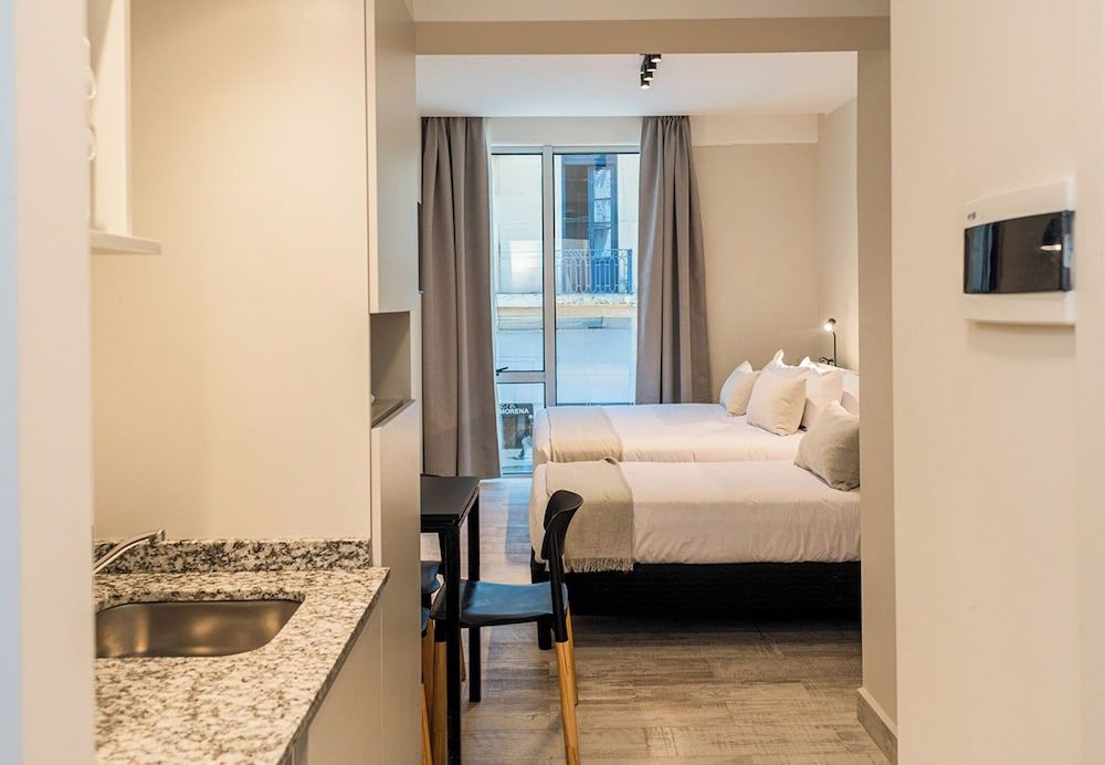 RentUp Suites Salta Triple Room 17