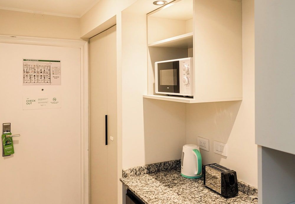 RentUp Suites Salta Triple Room 19