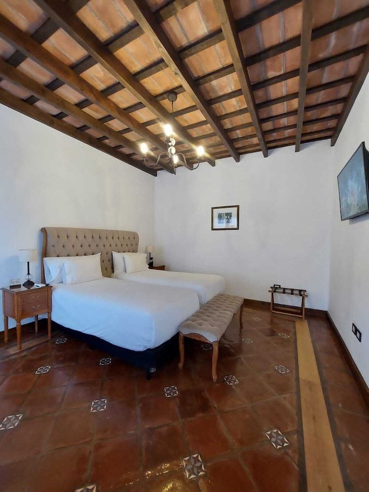 Iraola Hotel Boutique Superior Twin Room 2