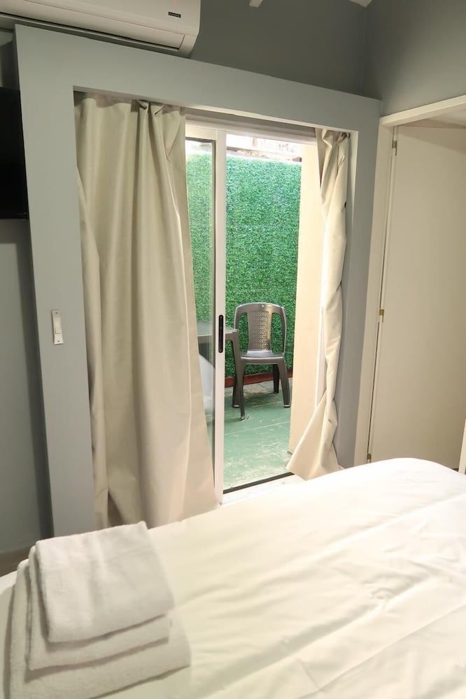 Gugasuites Deluxe Double or Twin Room, Garden View 15