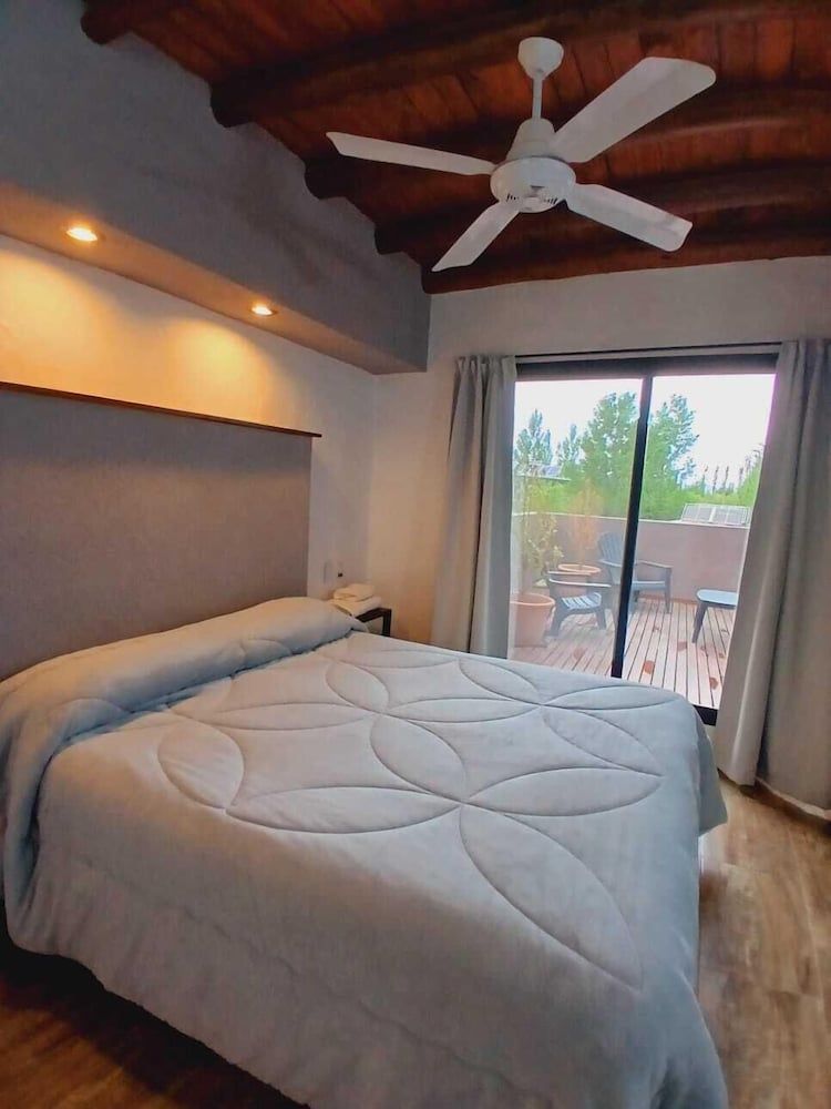 Family Cabin, Hill View