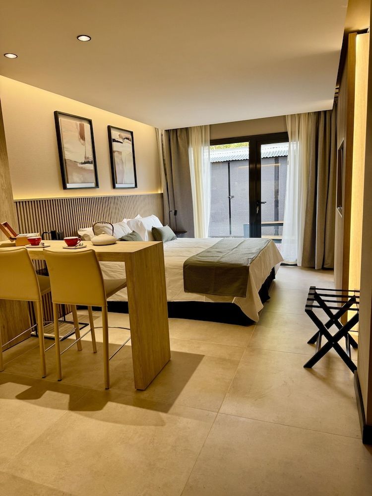 MABRA SUITES Deluxe Double or Twin Room, Non Smoking, Balcony 5