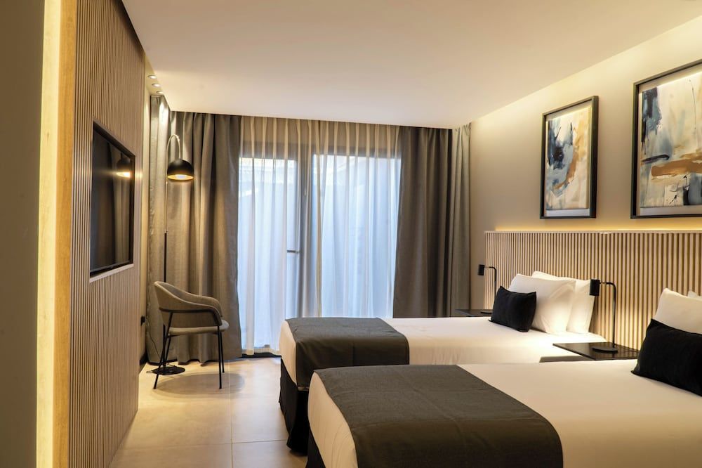 MABRA SUITES Deluxe Triple Room, Non Smoking, Balcony 5