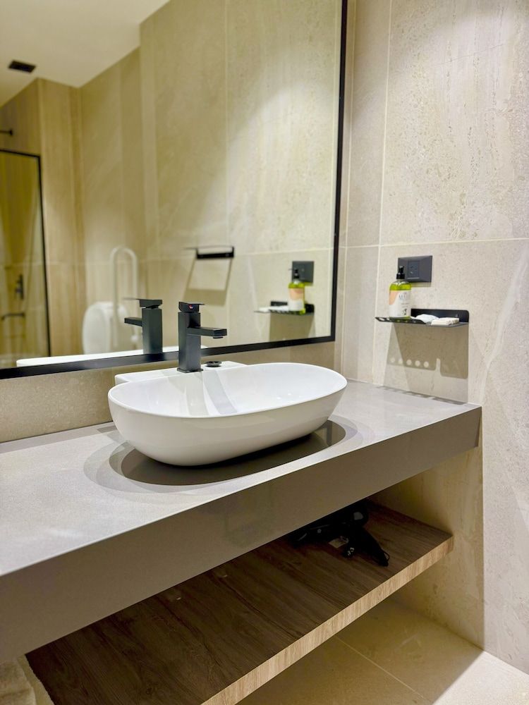 MABRA SUITES Deluxe Triple Room, Non Smoking, Balcony 9