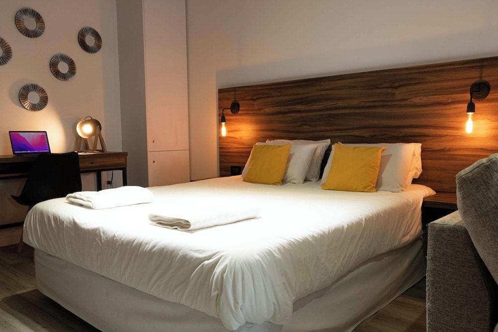Classic Apartment, Multiple Beds, Balcony, City View