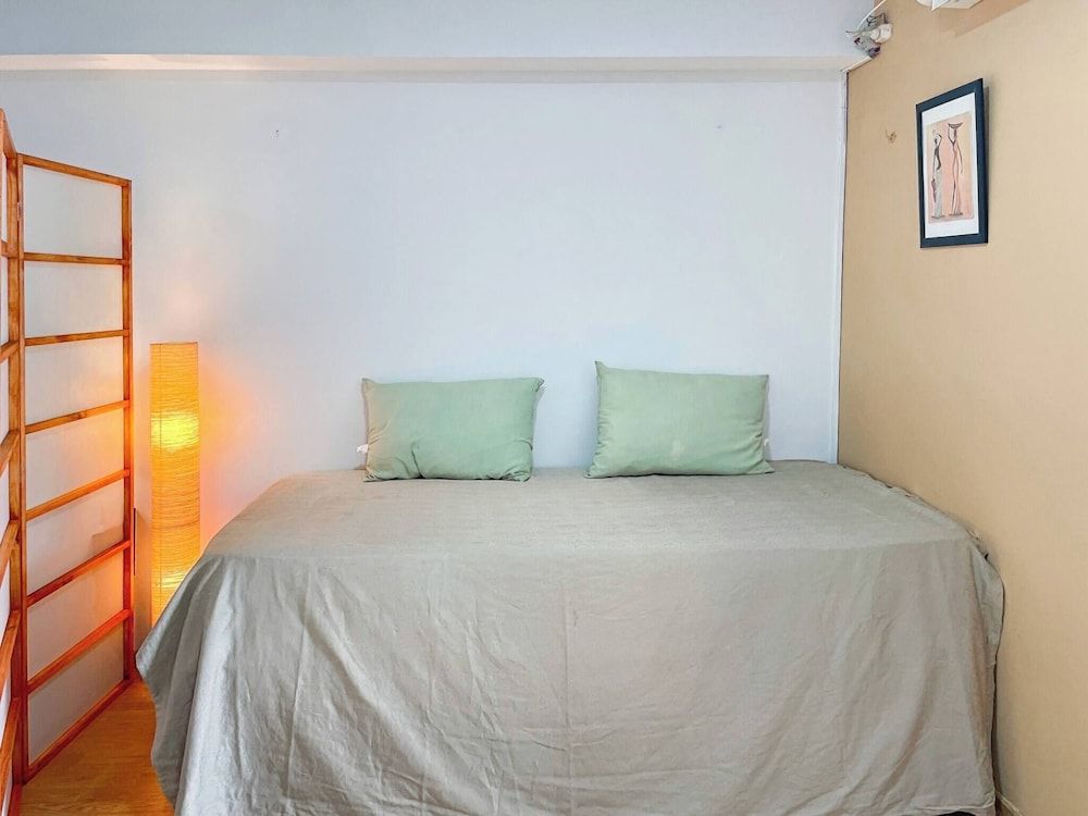 Apartment, Multiple Bedrooms, Smoking, Balcony