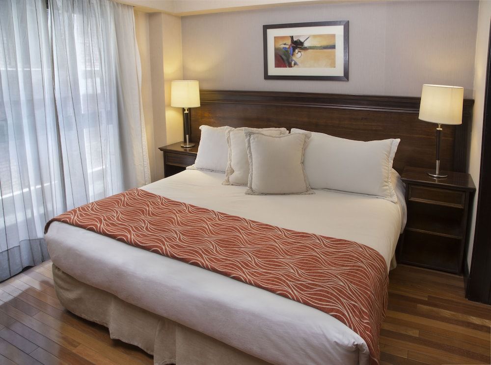 Premium Tower Suites Suite 4