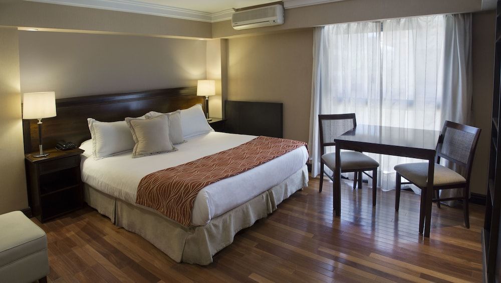 Premium Tower Suites Executive Room 7