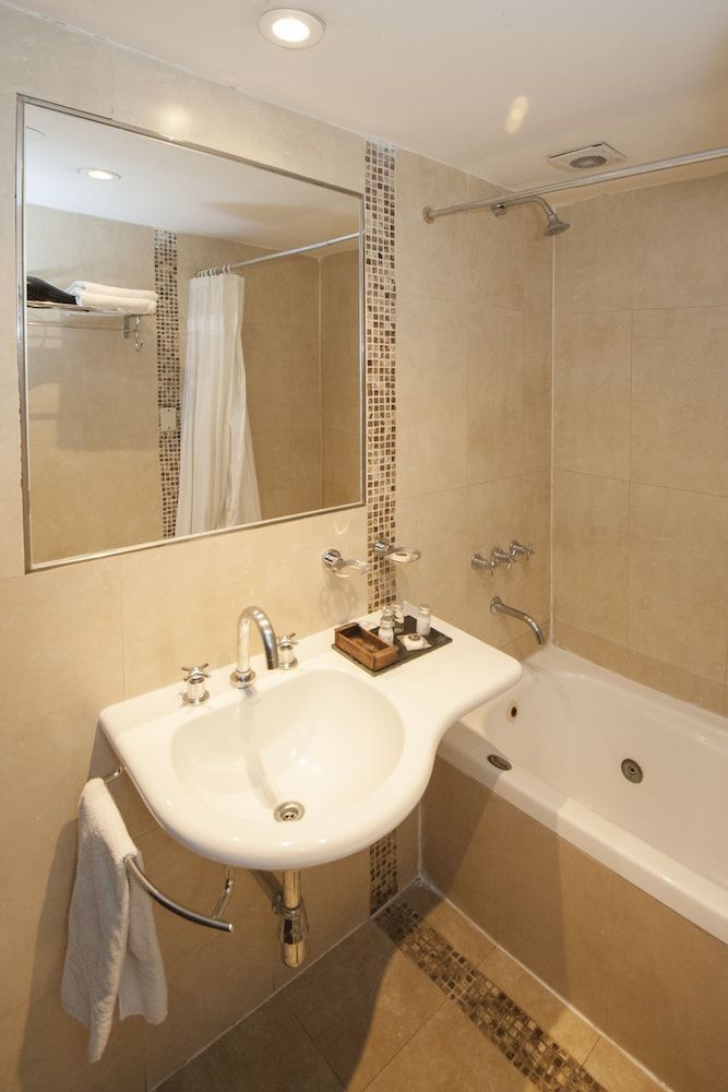 Premium Tower Suites Triple Room 4