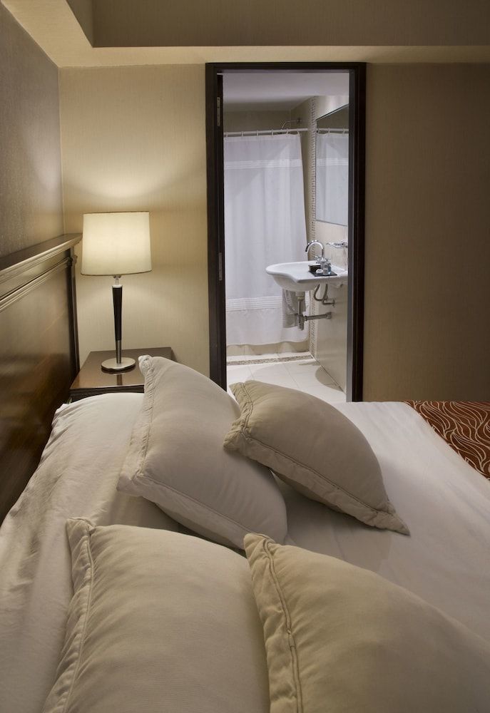 Premium Tower Suites Suite 3