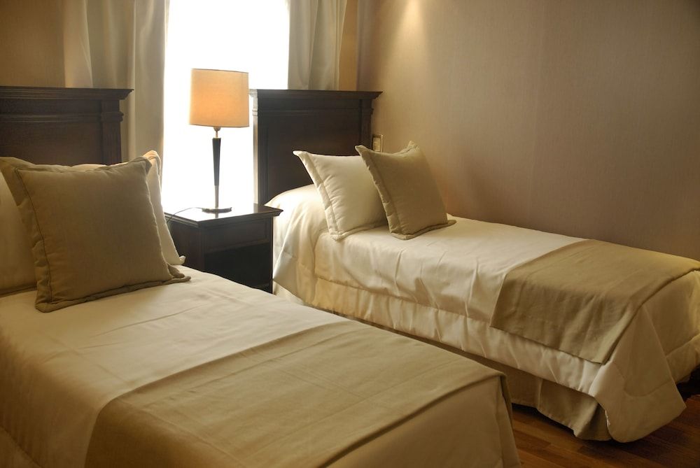 Premium Tower Suites Executive Room 4