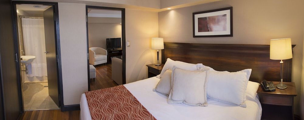 Premium Tower Suites Suite 2