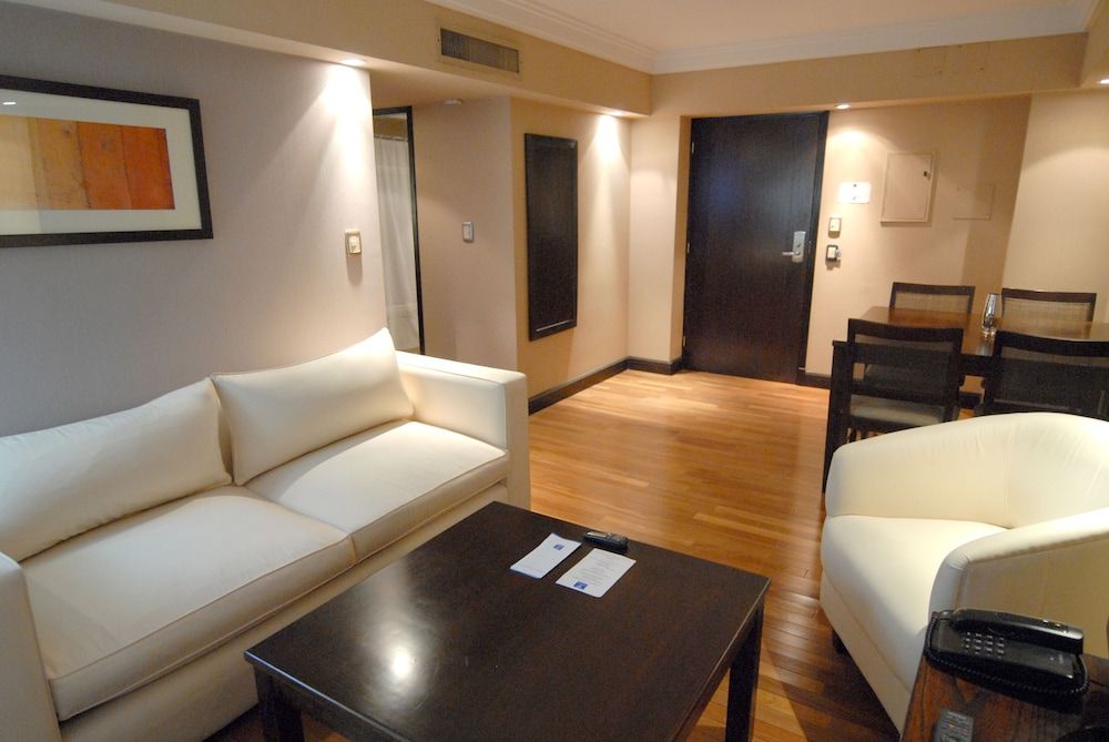 Premium Tower Suites Triple Room 7