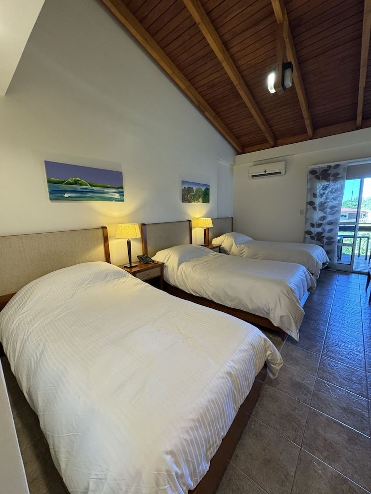 Hotel Maitei Posadas Superior Triple Room 3