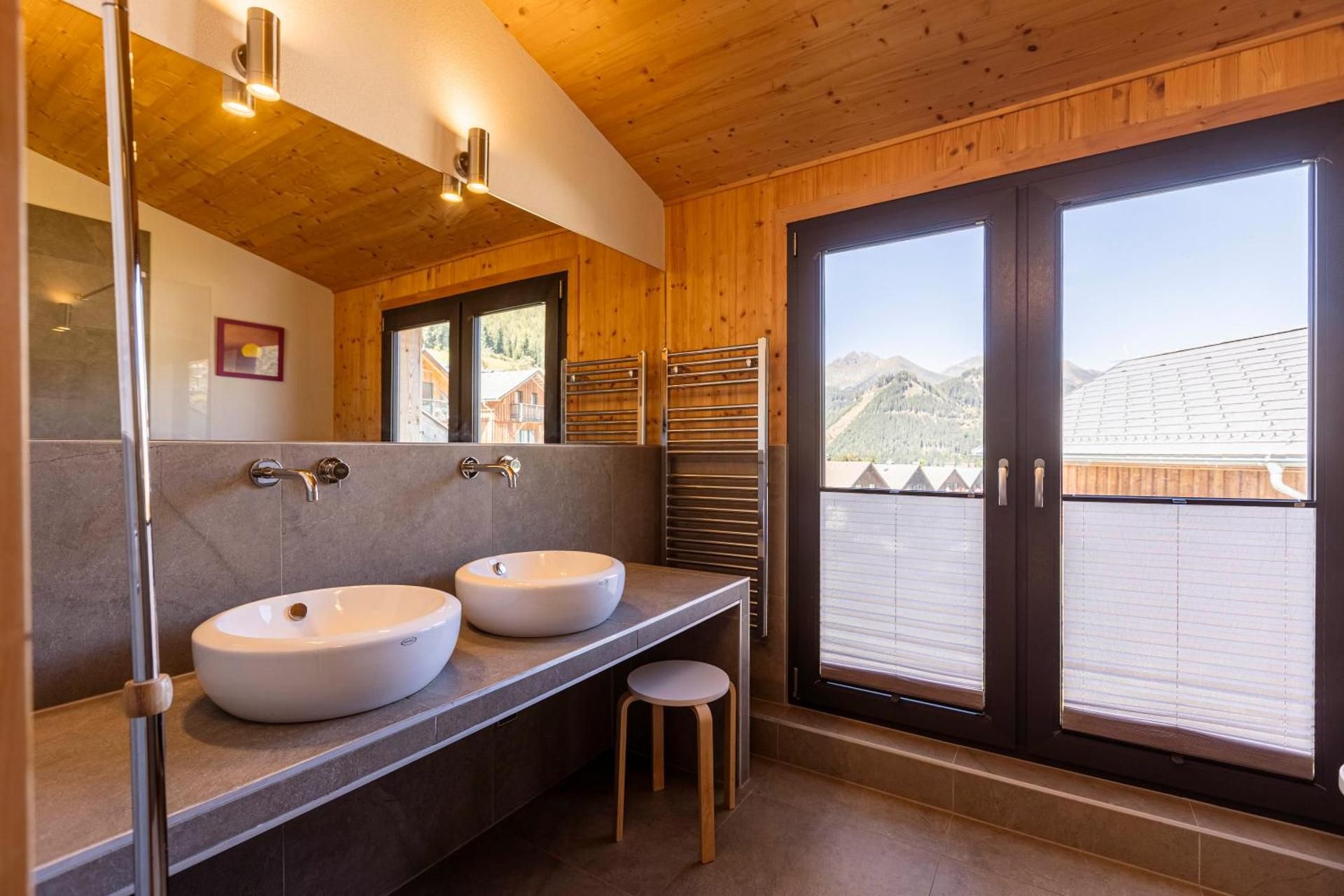 Premium Chalet 7 with Infrared Sauna & Whirlpool