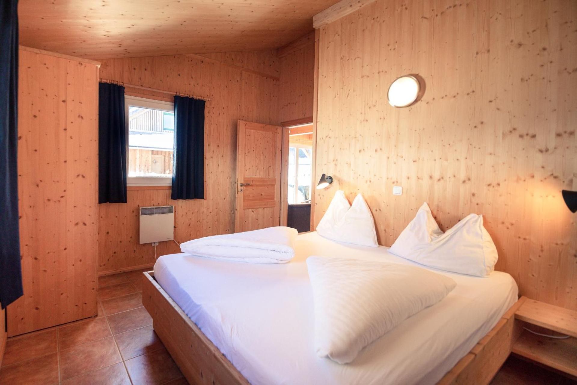 Premium Chalet 14 with Infrared Sauna Premium Chalet 14 with Infrared Sauna