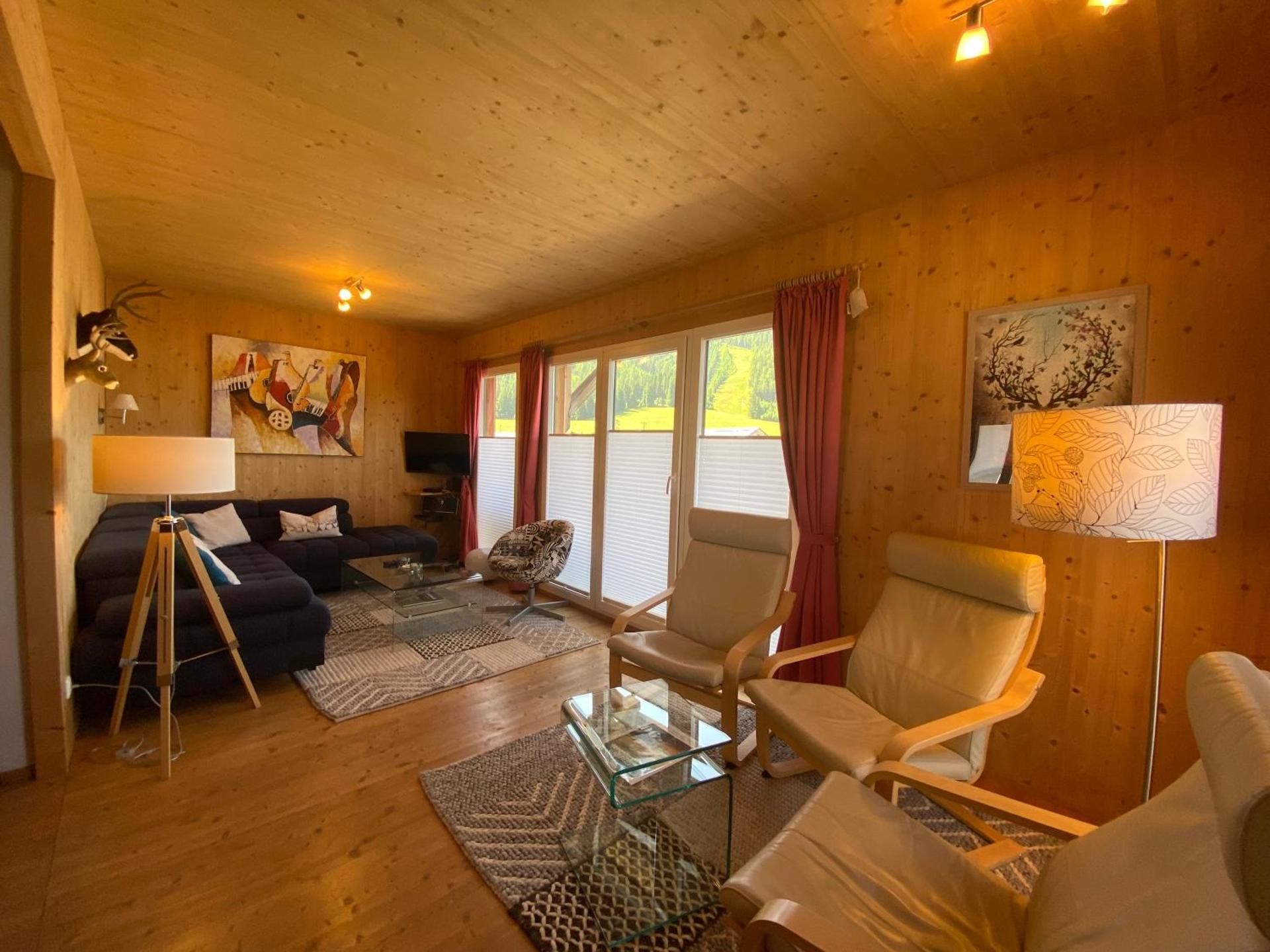 Superior Chalet 31 with Infrared Sauna & Whirlpool bathtub