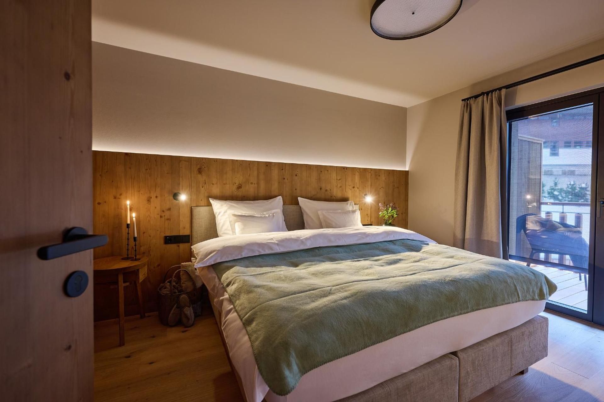 One-Bedroom Apartment with Balcony and Mountain View