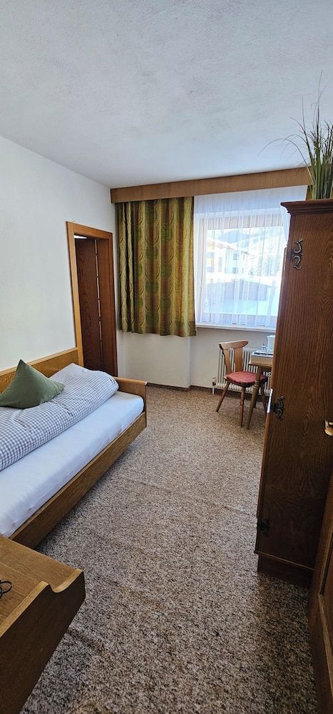 Pension Edi Basic Single Room, Mountain View