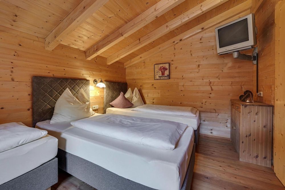 Elite Chalet, 5 Bedrooms