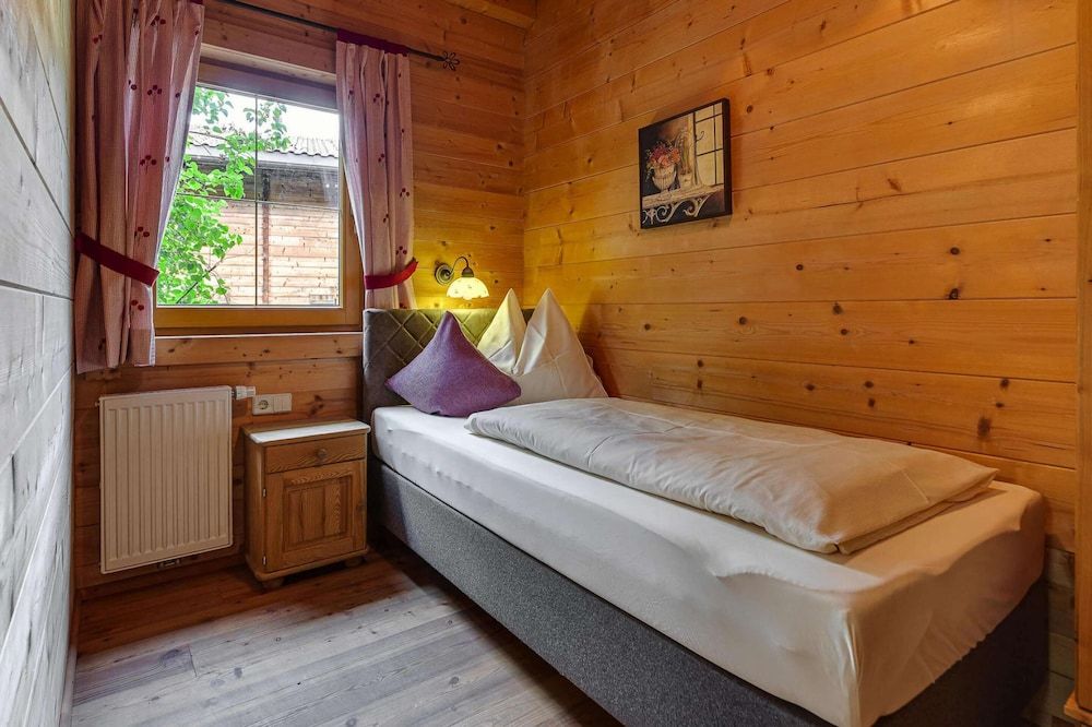 Elite Chalet, 5 Bedrooms