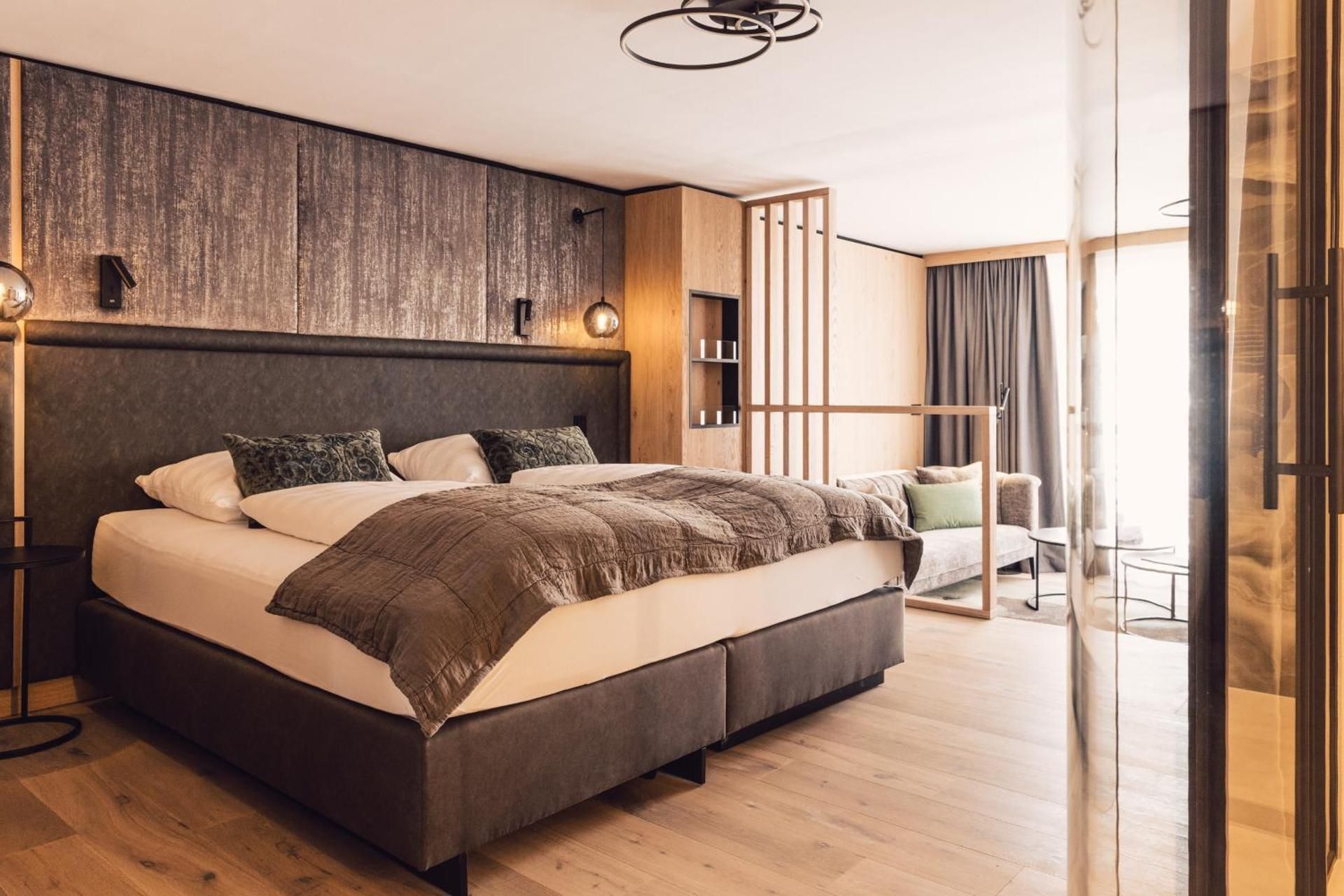 JUNIOR SUITE WEST