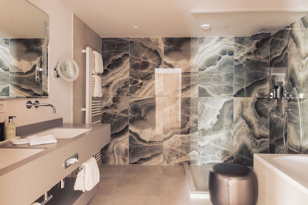 Executive Suite, Mountain View