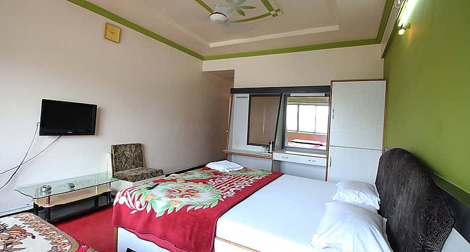Hotel Tourist International Super Deluxe Non AC 4