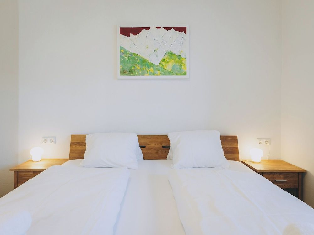 Comfort Condo, Balcony, Lake View