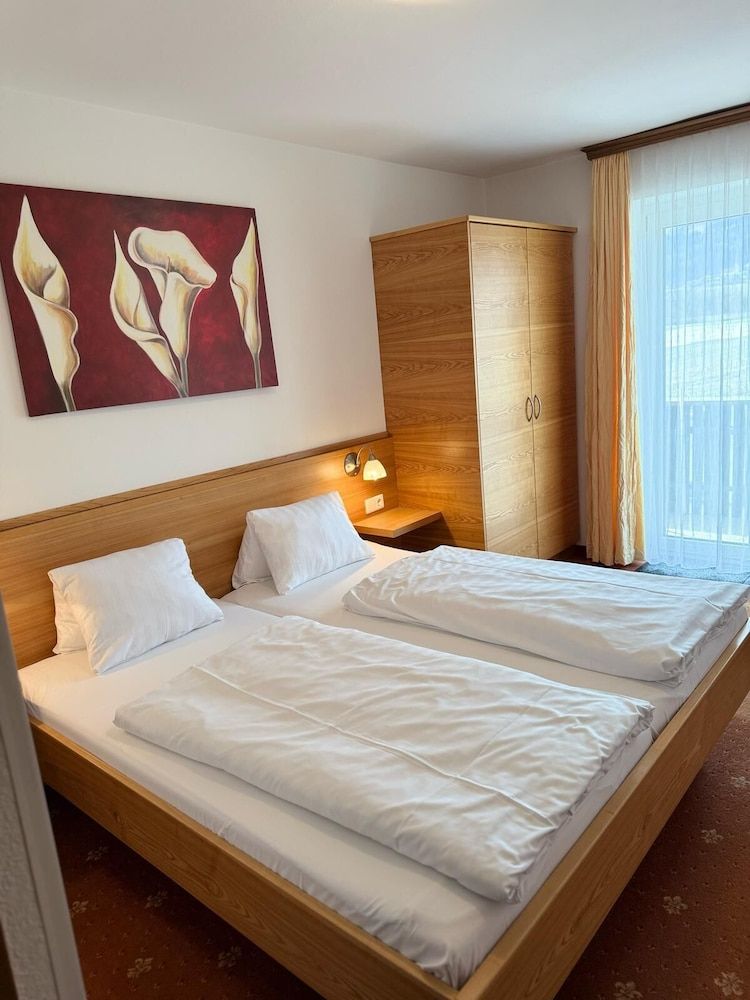 Pension Plattenhof Economy Double Room, Balcony, Mountain View 2