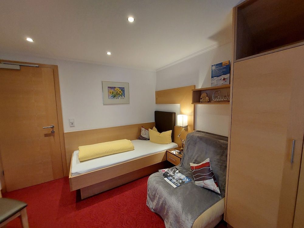 Economy Single Room, 1 Twin Bed, Balcony, Garden View