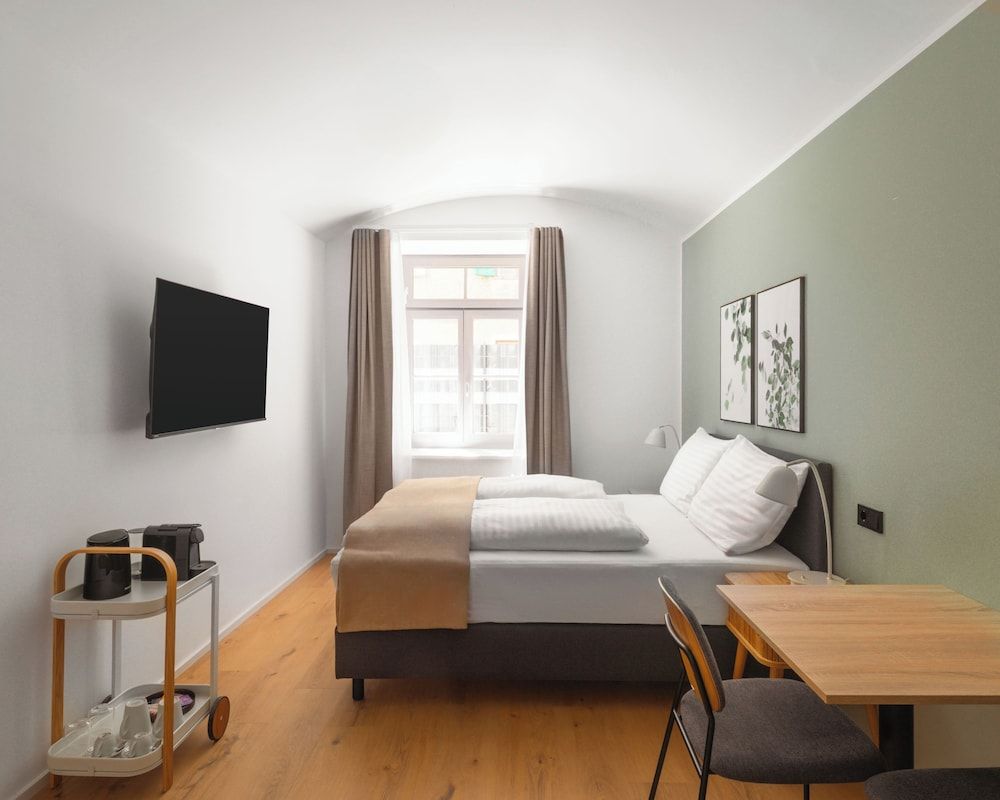 Limehome Graz Trauttmansdorffgasse Queen Room 8