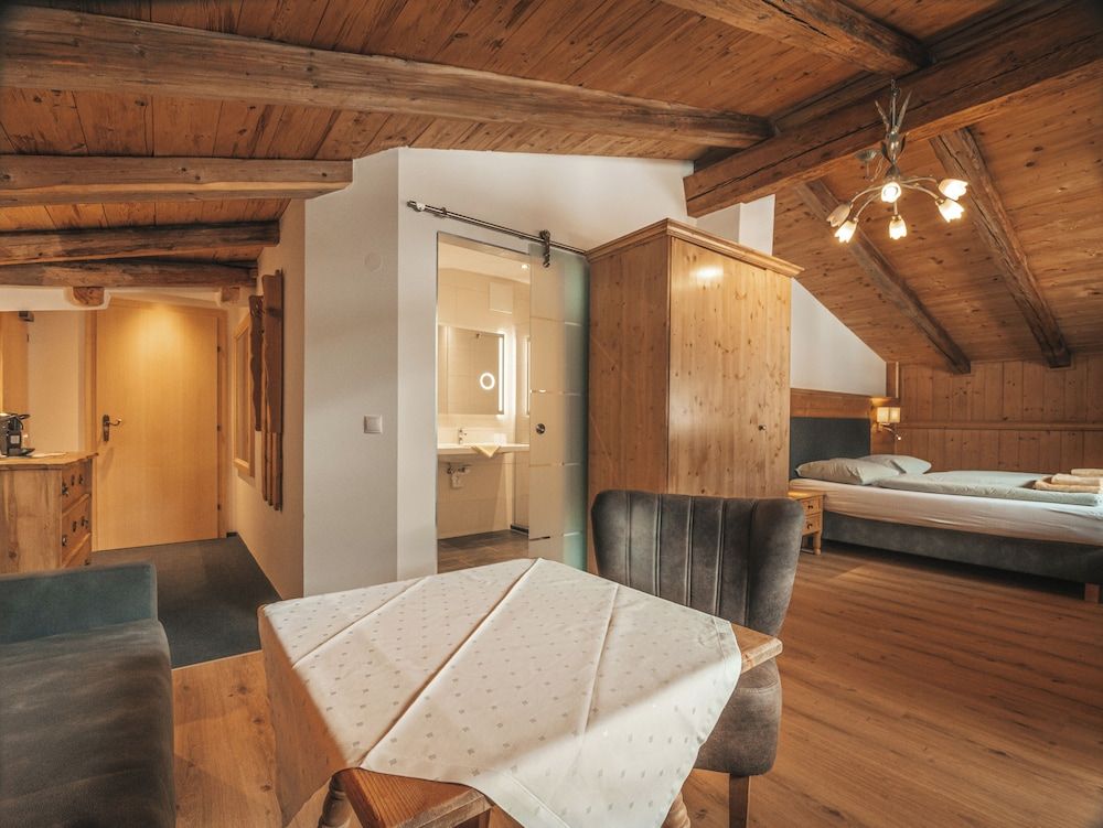 Junior Suite, Balcony, Garden View